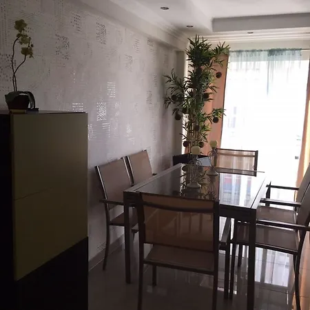 With 4 Bedrooms In Portimao, With Enclosed Garden And Wifi - * Портиман